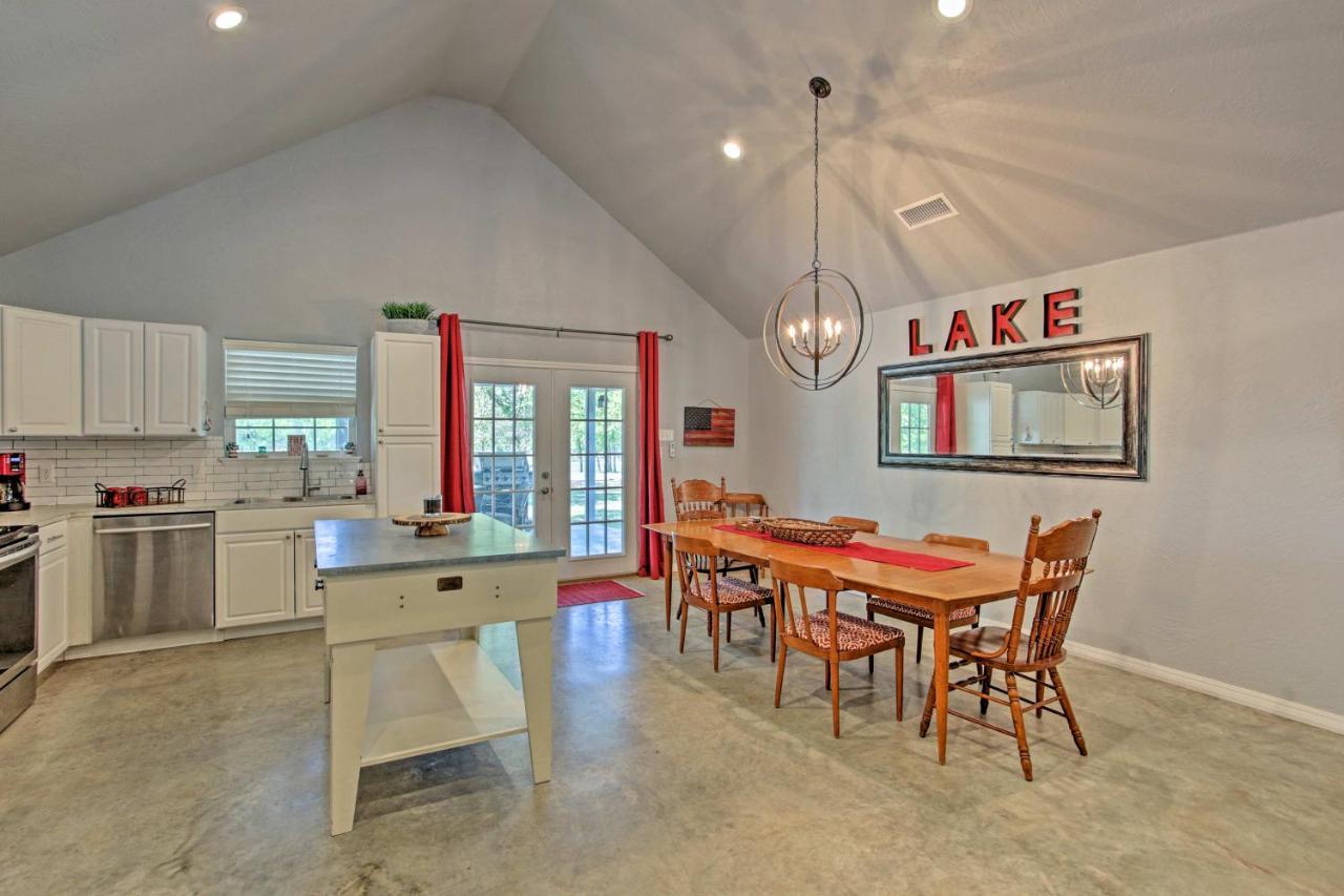 Modern Retreat With Gas Grill - Walk To Lake Texoma! Kingston Eksteriør billede