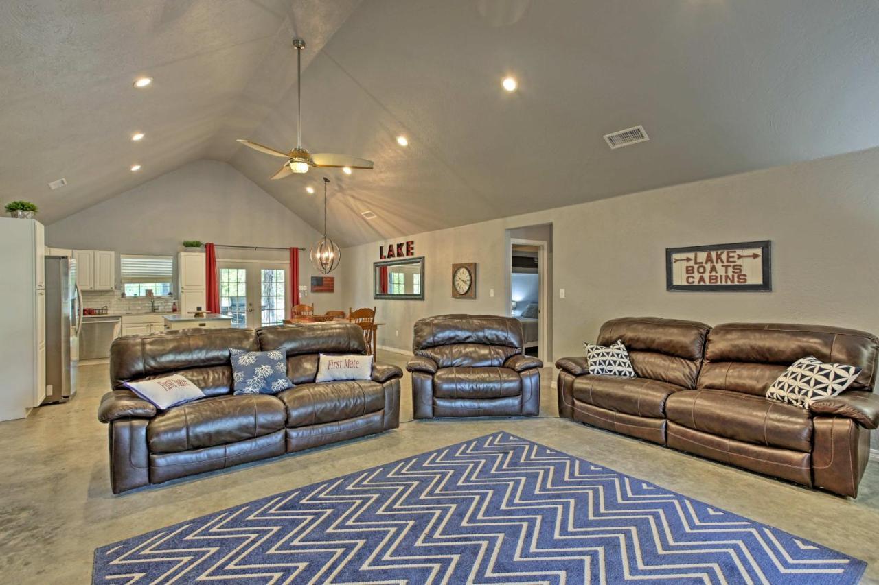 Modern Retreat With Gas Grill - Walk To Lake Texoma! Kingston Eksteriør billede