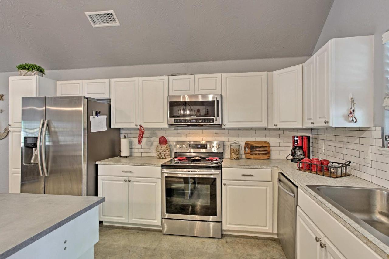 Modern Retreat With Gas Grill - Walk To Lake Texoma! Kingston Eksteriør billede