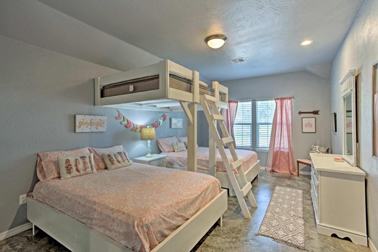 Modern Retreat With Gas Grill - Walk To Lake Texoma! Kingston Eksteriør billede